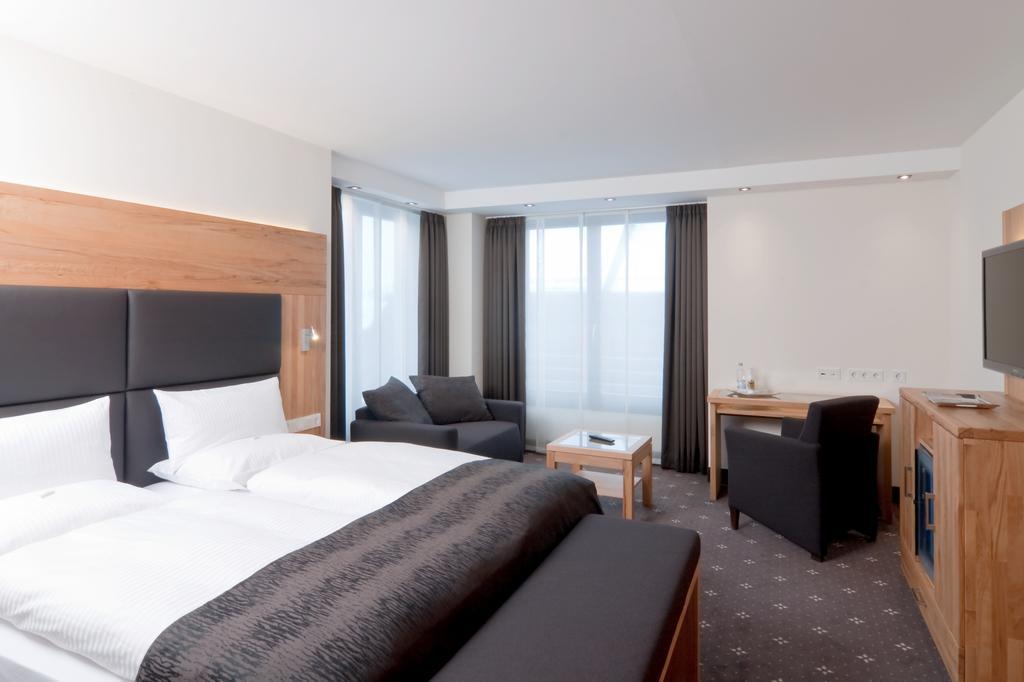 Superior Double Room,327440065:JPEG